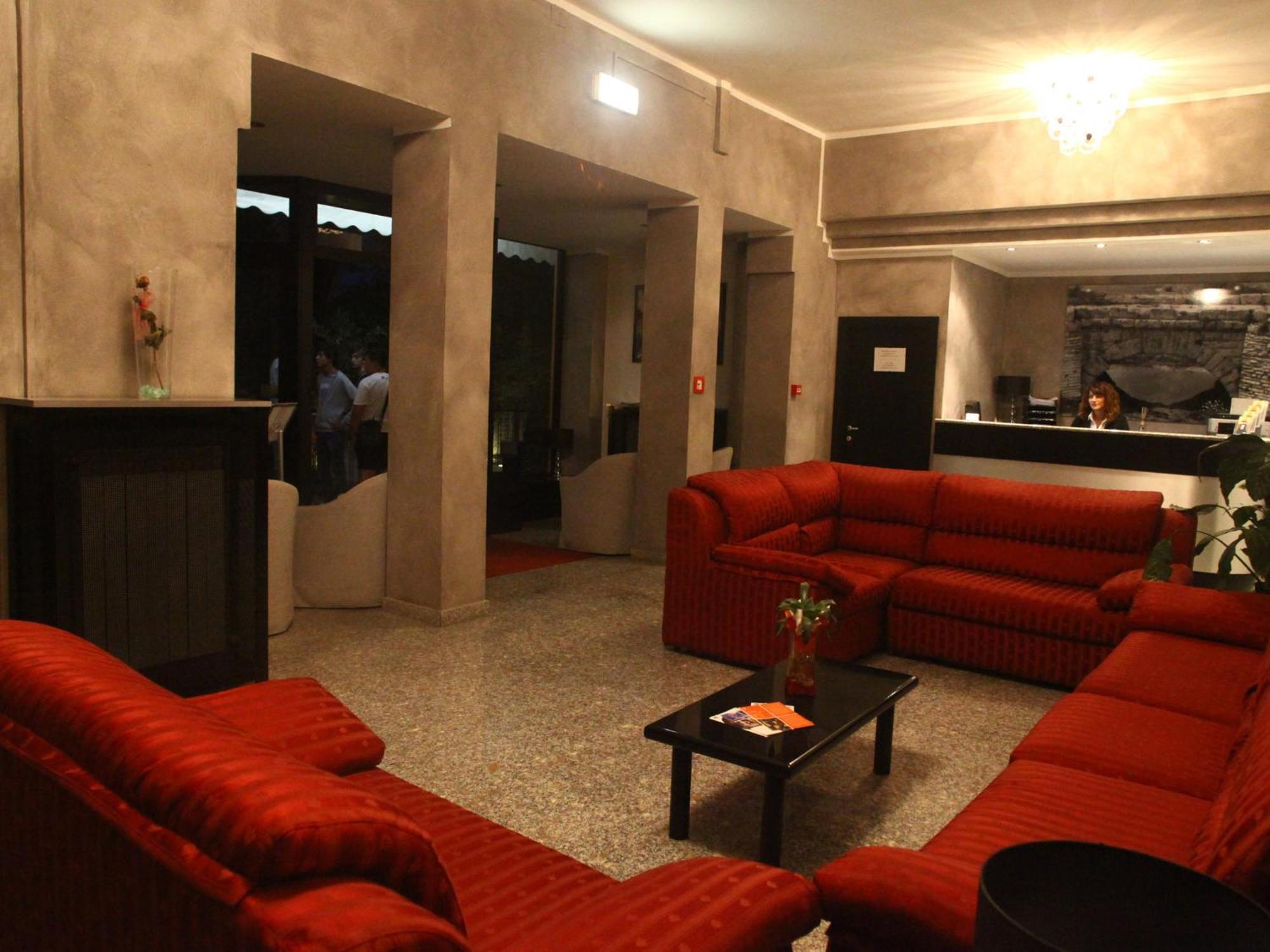 Hotel Pineta كاغلي المظهر الخارجي الصورة